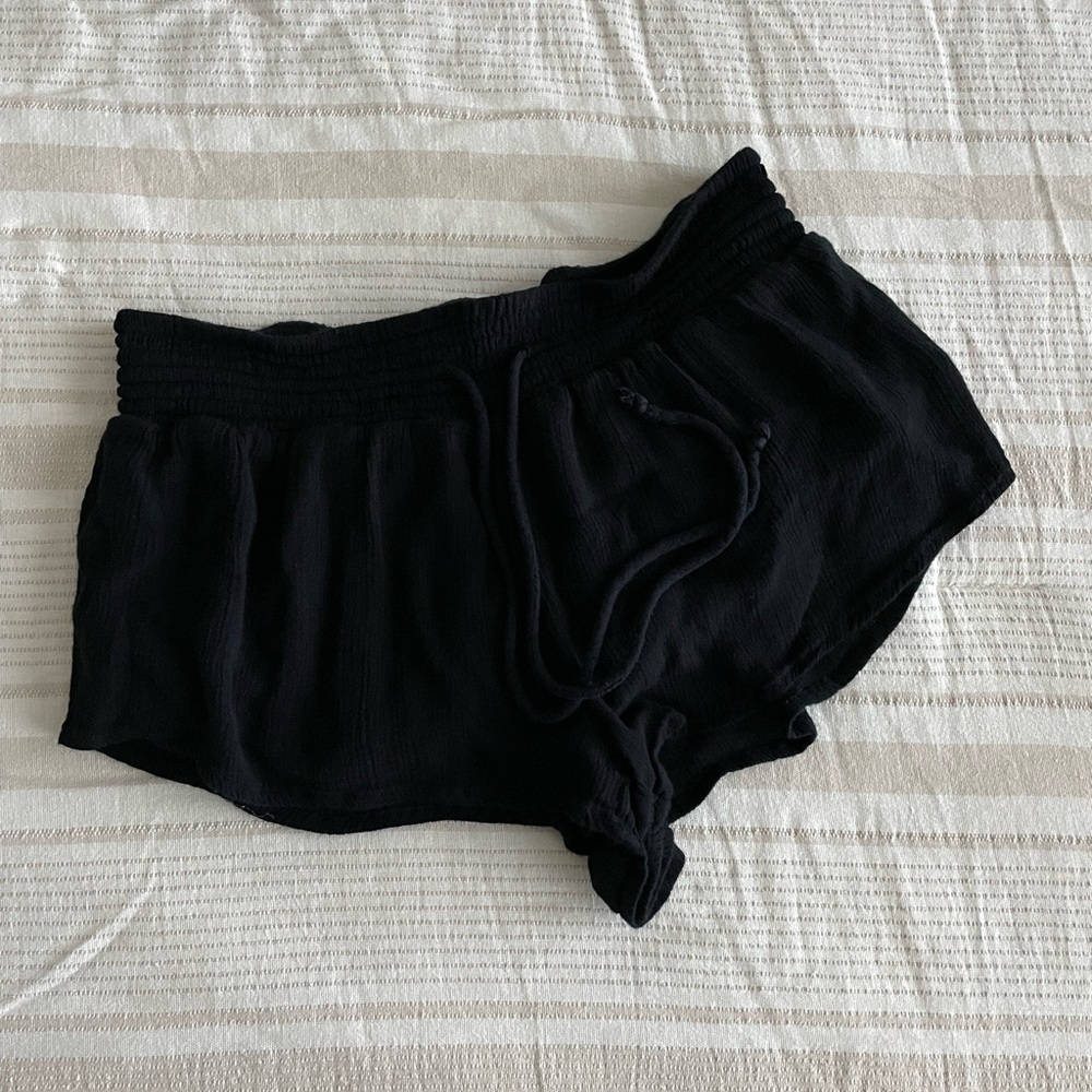 *free with purchase of bikini* O’Neill black shorts
